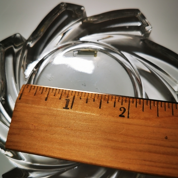 Small Clear Glass Sunburst Round Picture Frame - Picture 13 of 14